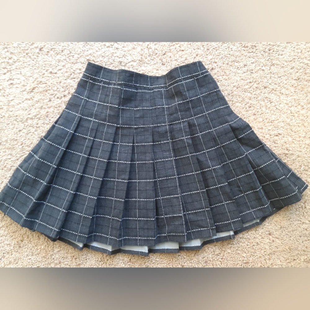 Girl's Gray Plaid Pleated Skirt